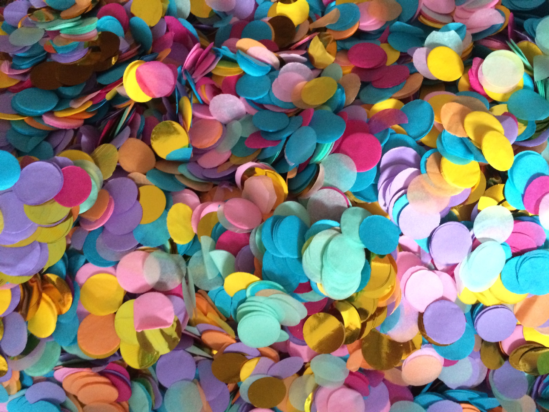 彩色婚礼抛洒圆纸片 五彩纸屑 碎纸屑 气球填充闪纸屑 现货生产