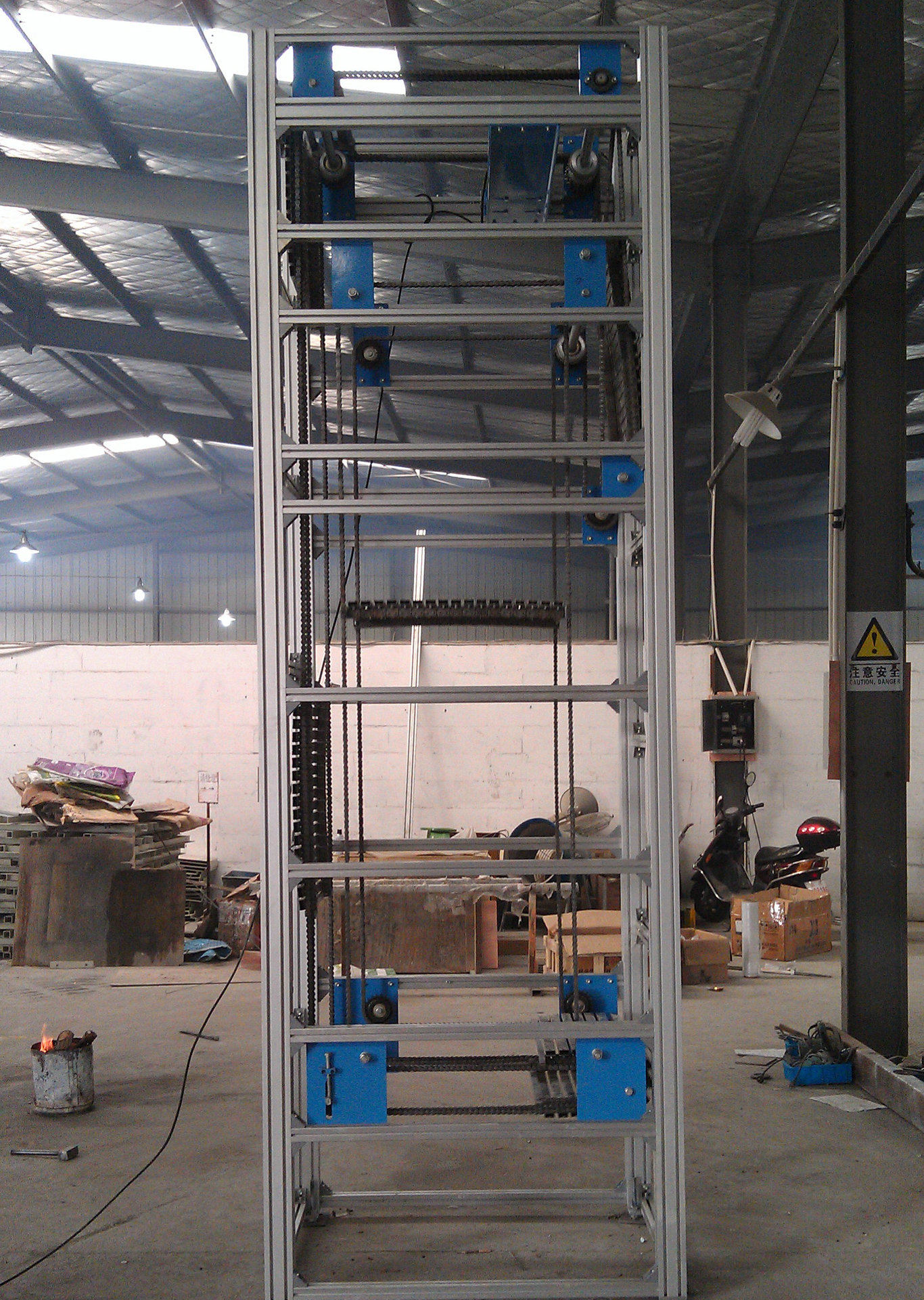 连续式提升机 小型垂直物料提升货梯 垂直提升机加工定制