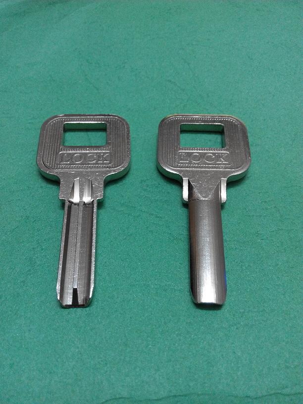 防盗门外装门锁a2原版lock月牙原子钥匙胚26*8*2.8mm半圆弧锁匙坯