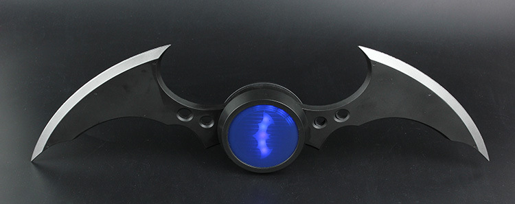 NECA 蝙蝠侠飞镖 黑暗骑士崛起 Cosplay发光可伸展飞镖 道具模型