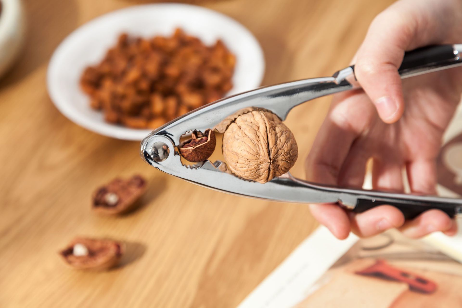 漏斗核桃夹子立式剥核桃工具坚果剥壳神器榛子大小山核桃钳子