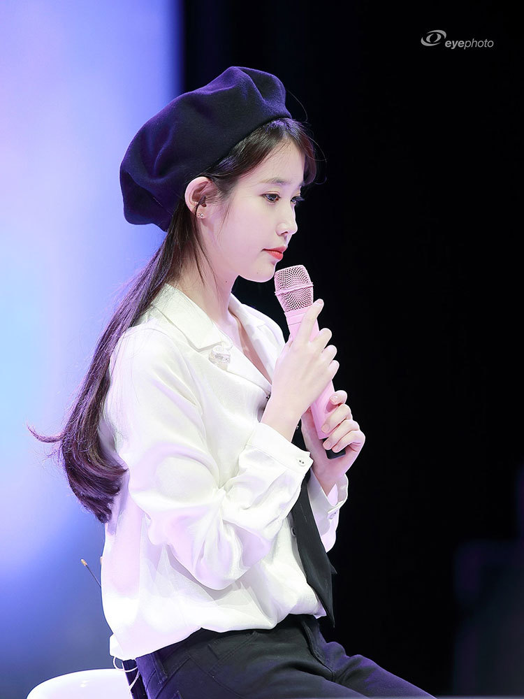 2018早春iu李知恩明星同款蝴蝶结系带白色长袖西装领衬衫上衣女