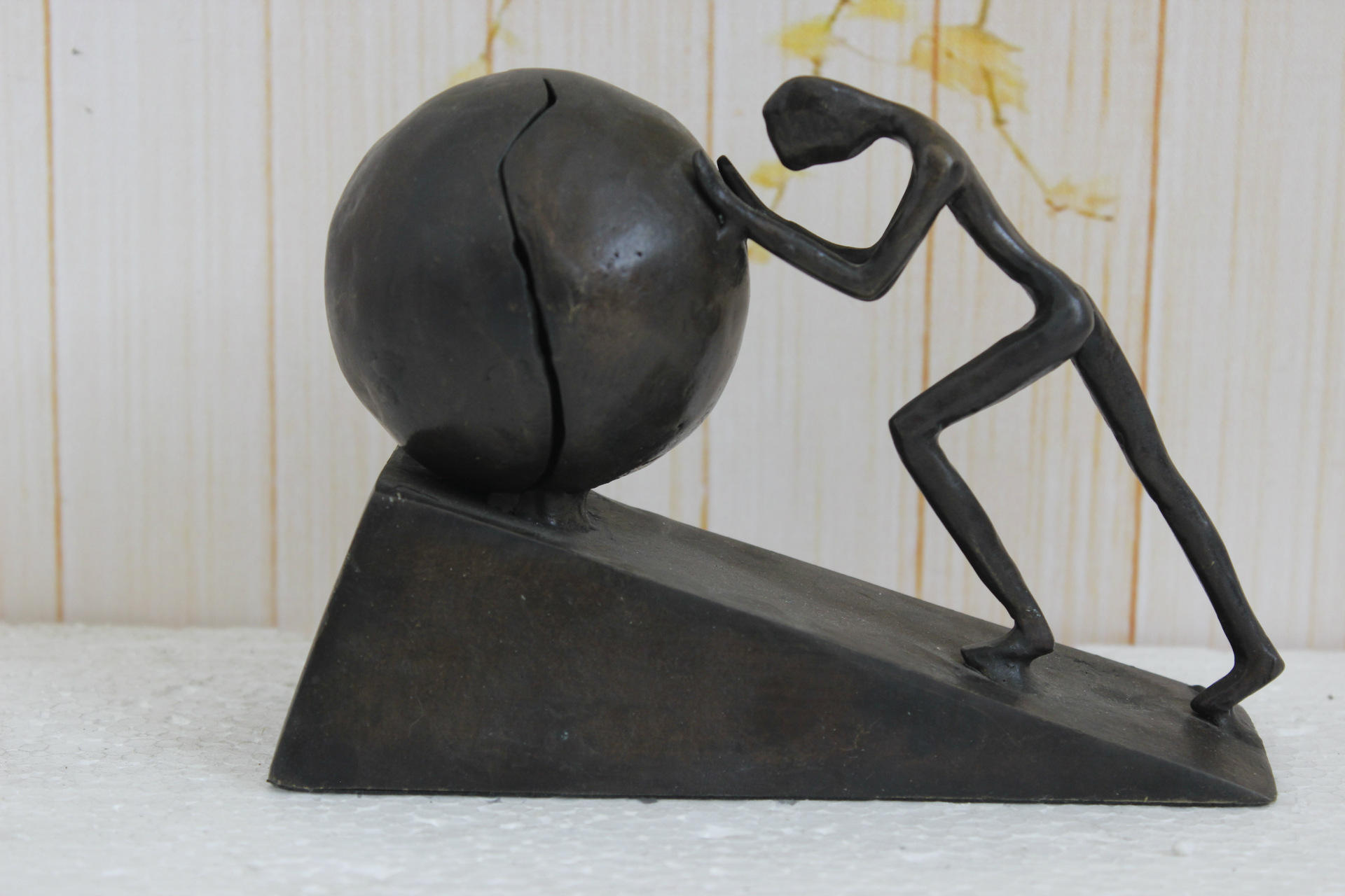 体育运动推球摆件 金属工艺品 简约时尚现代抽象客厅桌面装饰礼品