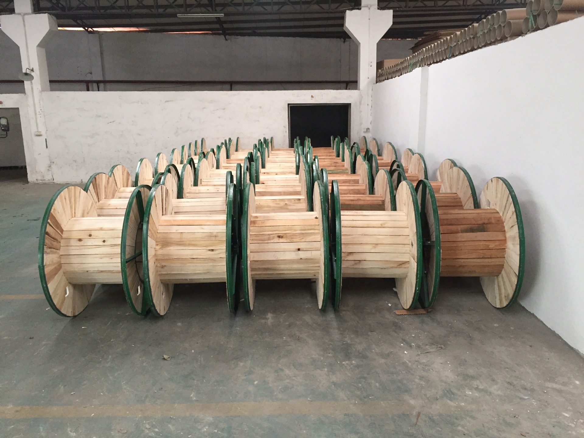 铁木盘 电缆盘 线盘 铁木轴 光纤盘 网络线用木盘 盘具 .