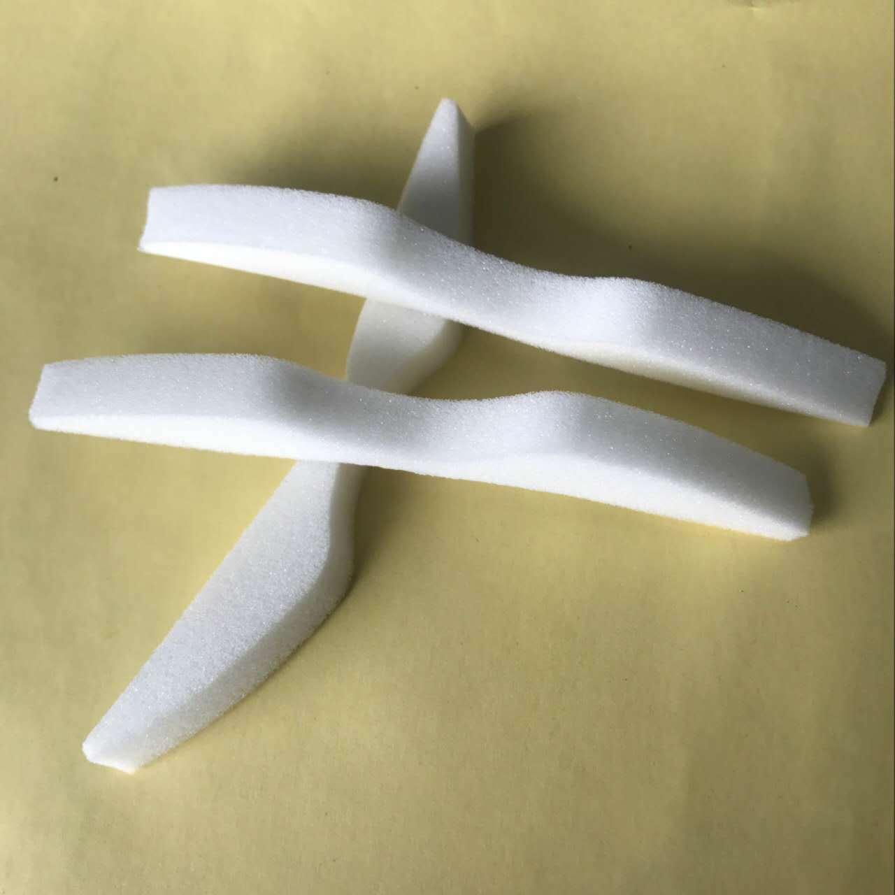 厂家定制 pe材质鼻梁海绵条 防尘口罩海绵条 环保无味亲肤柔软