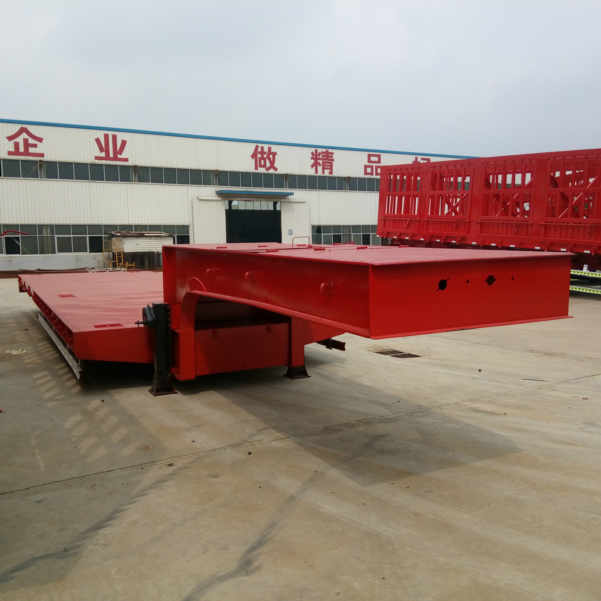 新式推出集装箱骨架车 40英尺集装箱骨架车价格 集装箱半挂车