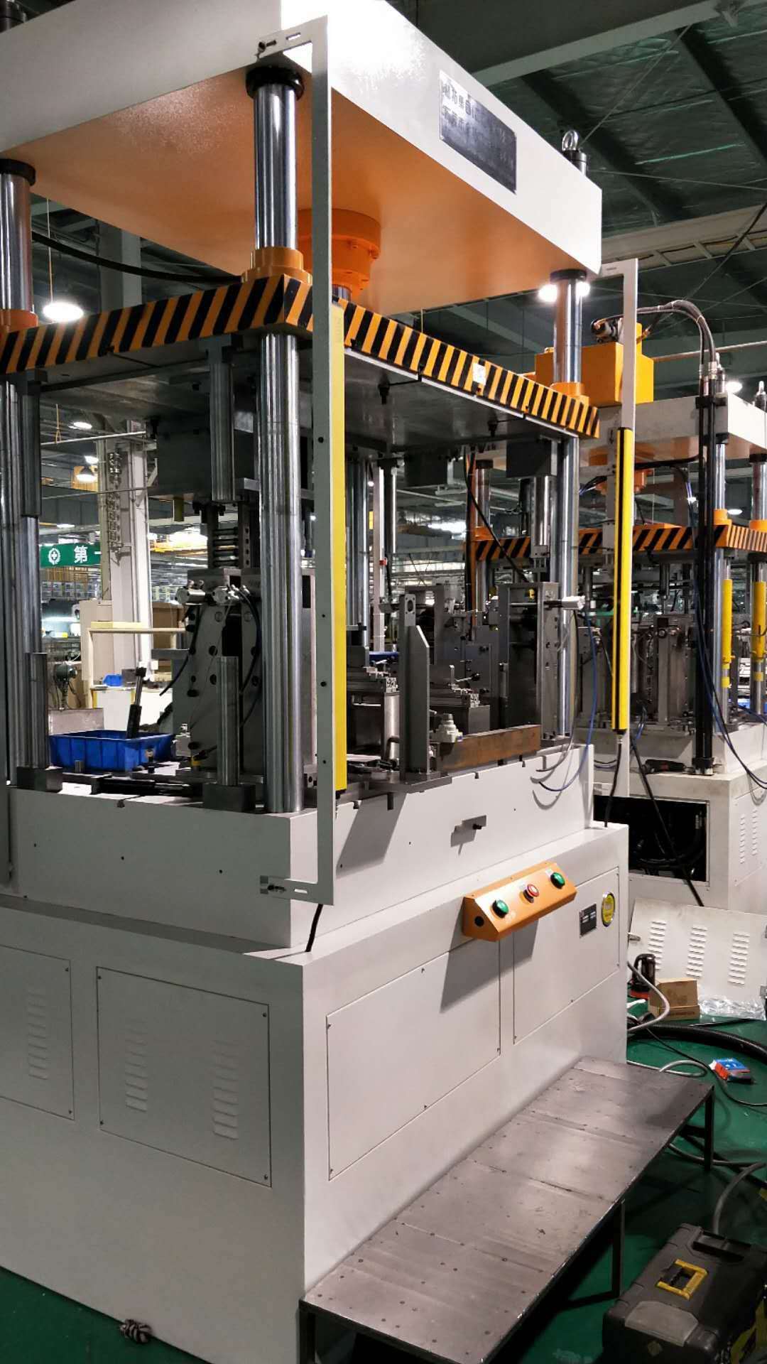 汽车零部件座椅拉杆弯管冲压厂家直销