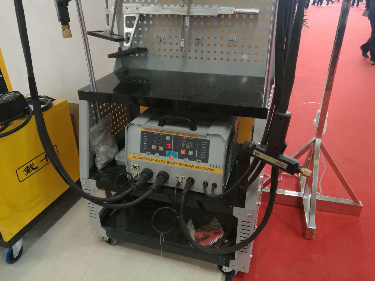 戴卡铁铝两用修复机 车身外形修复机 sw16