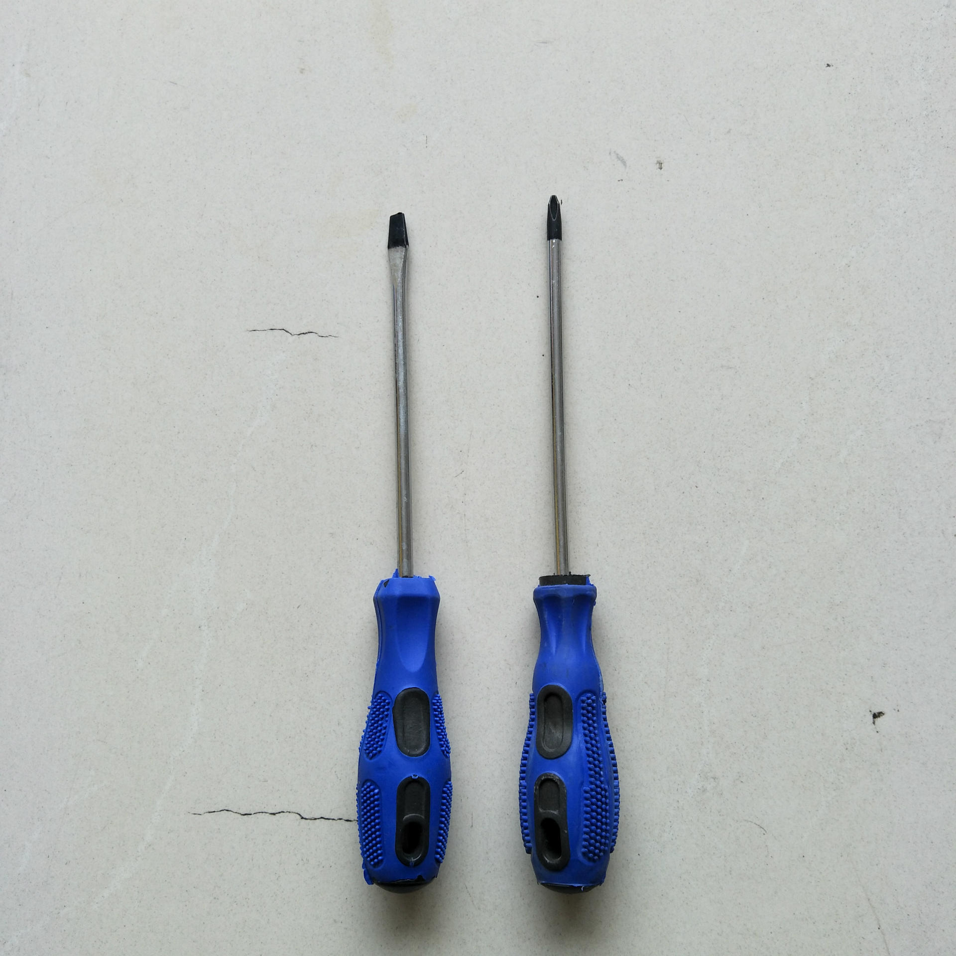 厂家供应4寸5寸6寸螺丝刀 十字一字蓝柄螺丝刀