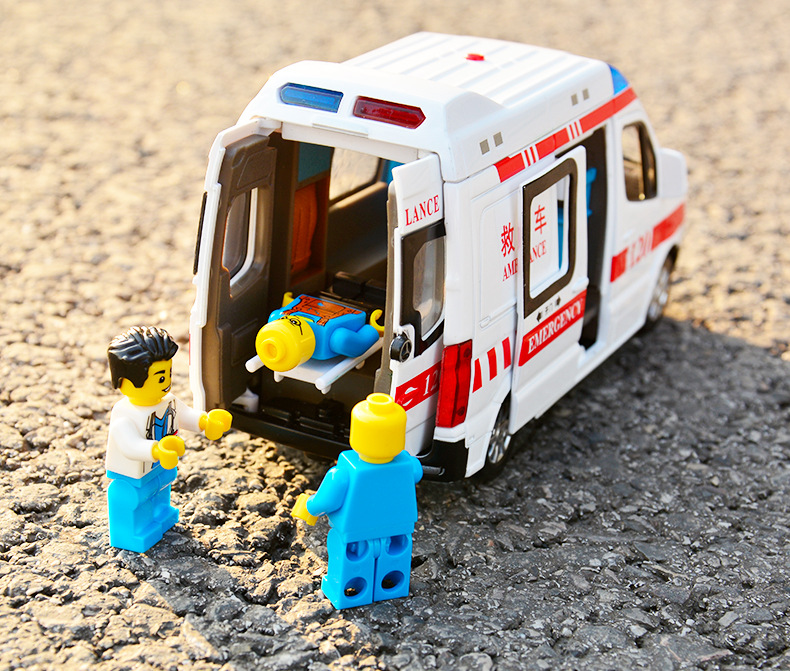 (礼盒)彩珀88406奔驰120救护车模型1:32仿真儿童玩具合金车模型