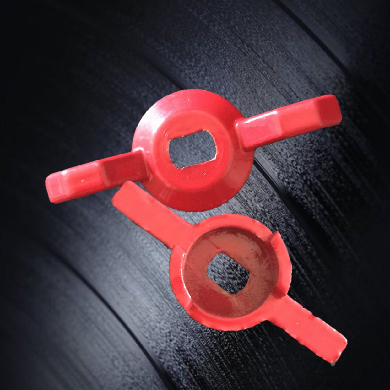 主要生产各种压铸件 阀门配件 铝手柄手轮把手 阀球阀杆等产品