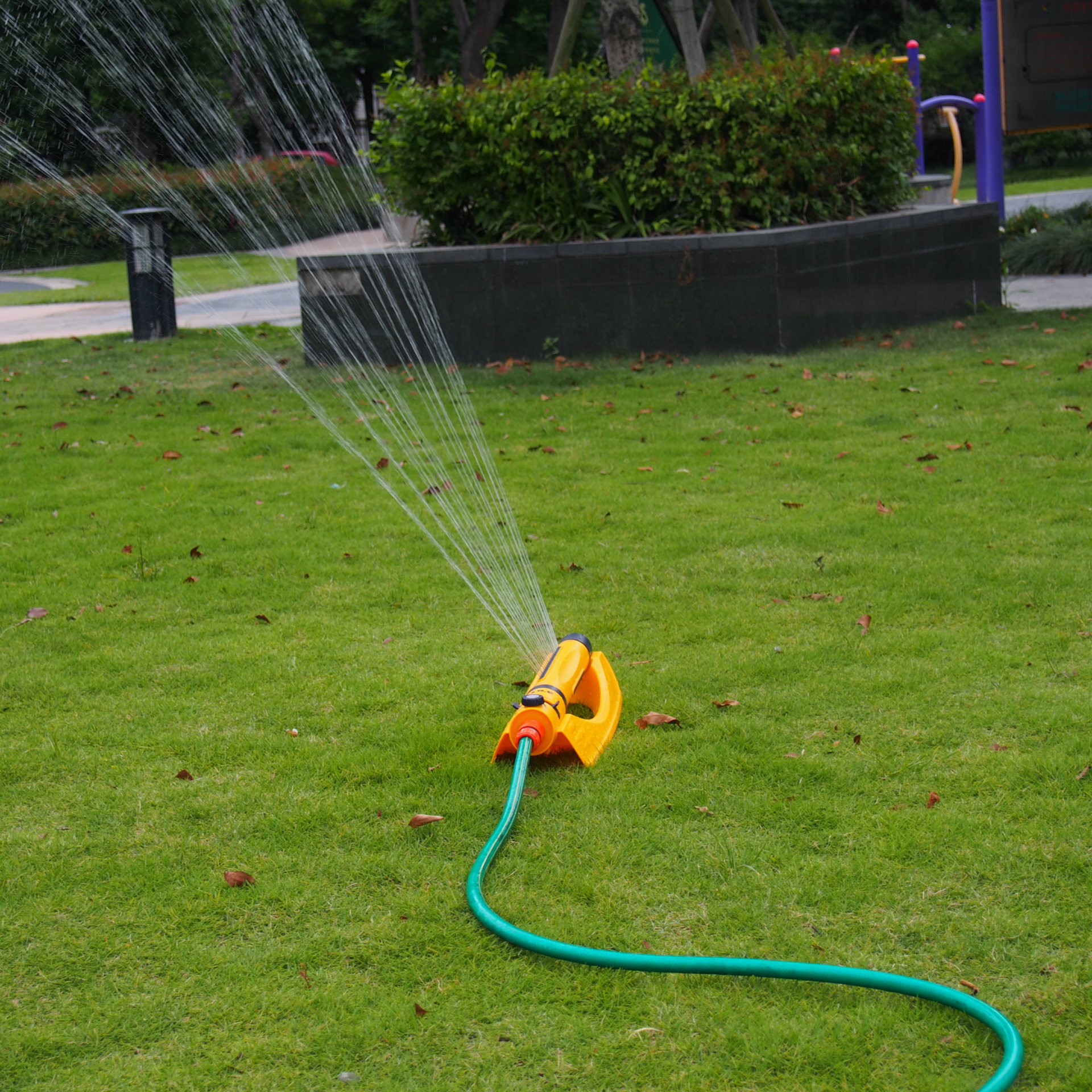 塑料三合一草坪全自动摇摆洒水器 桥梁养护器 园林豪华喷水器