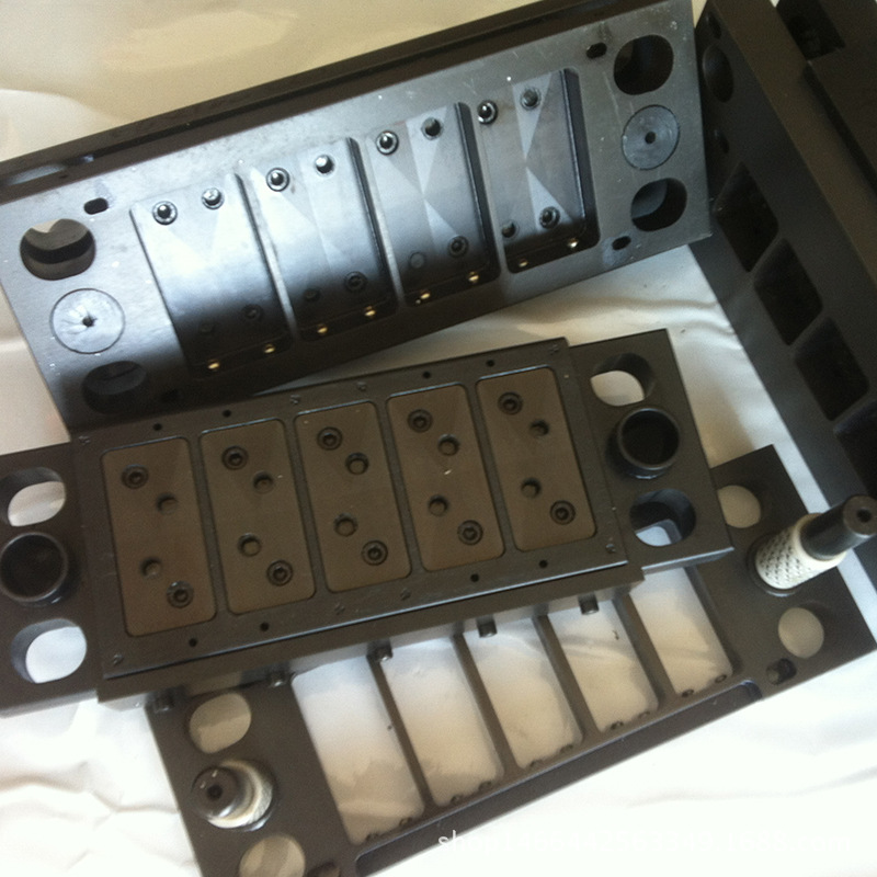 精密冲压模具 塑料冲裁模具 抗磨损冲裁模 冷作药机模具加工制造