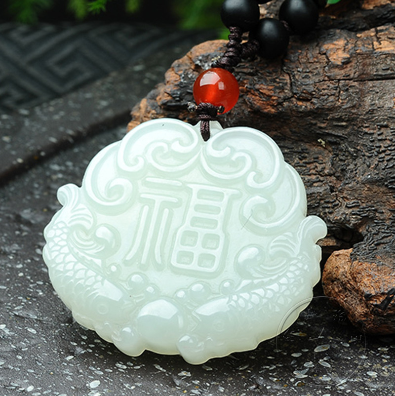 2018热卖地摊货源热卖天然品正和田玉白玉福字男女款圆牌吊坠批发