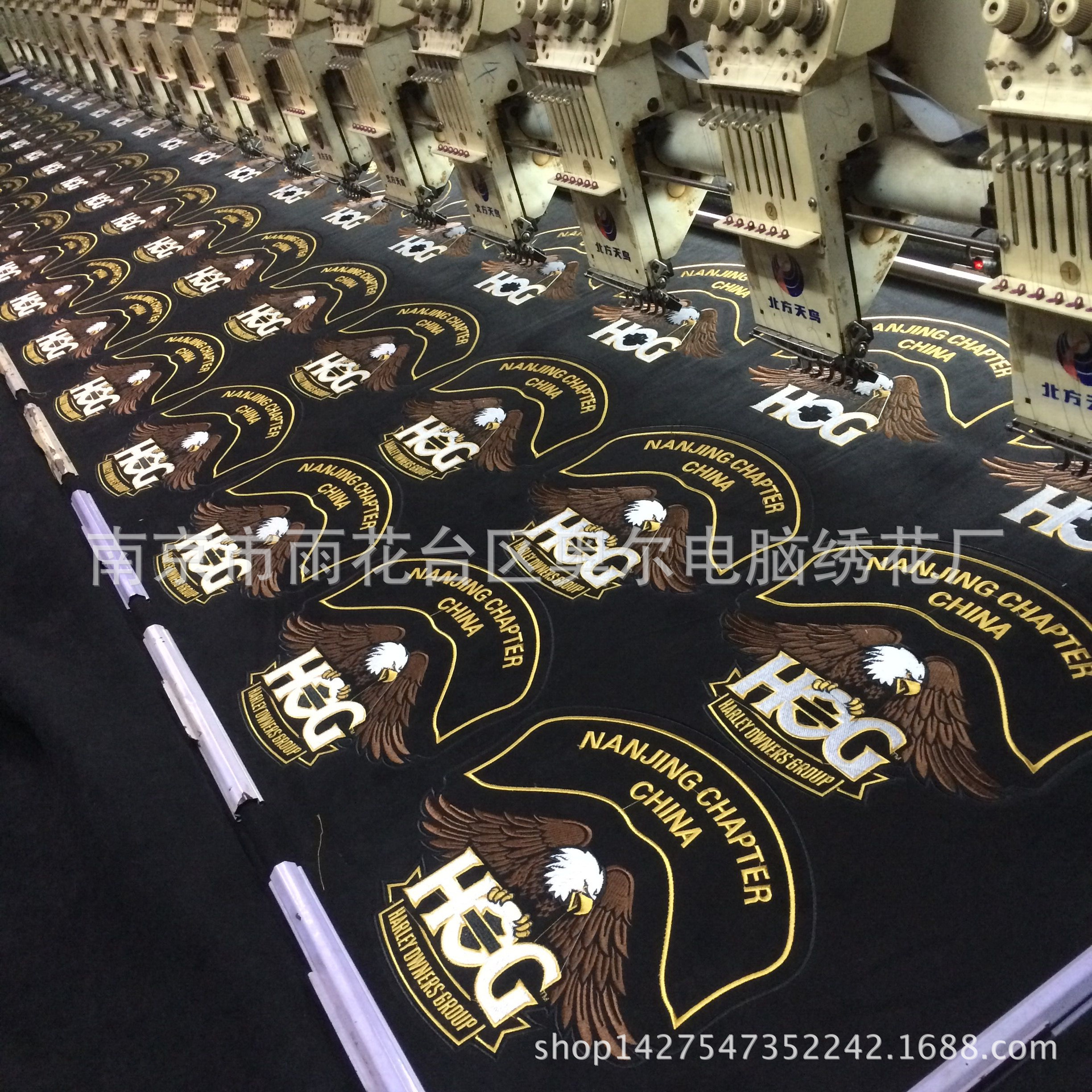 刺绣队徽定制电脑绣花刺绣加工服装绣字公司logo刺绣布牌徽章刺绣