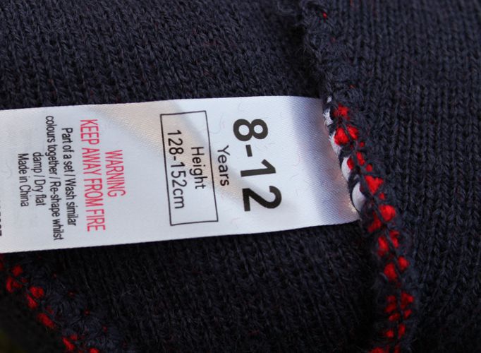 4,适合2-8岁儿童都可戴,全腈纶环保纱线,帽子弹性特好,3,帽子克重65克