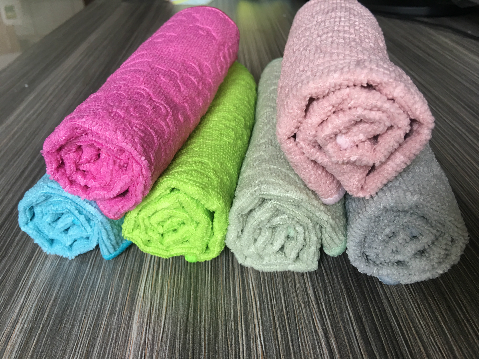 厂家直销经编全涤压花洗碗毛巾 彩色清洁毛巾批发