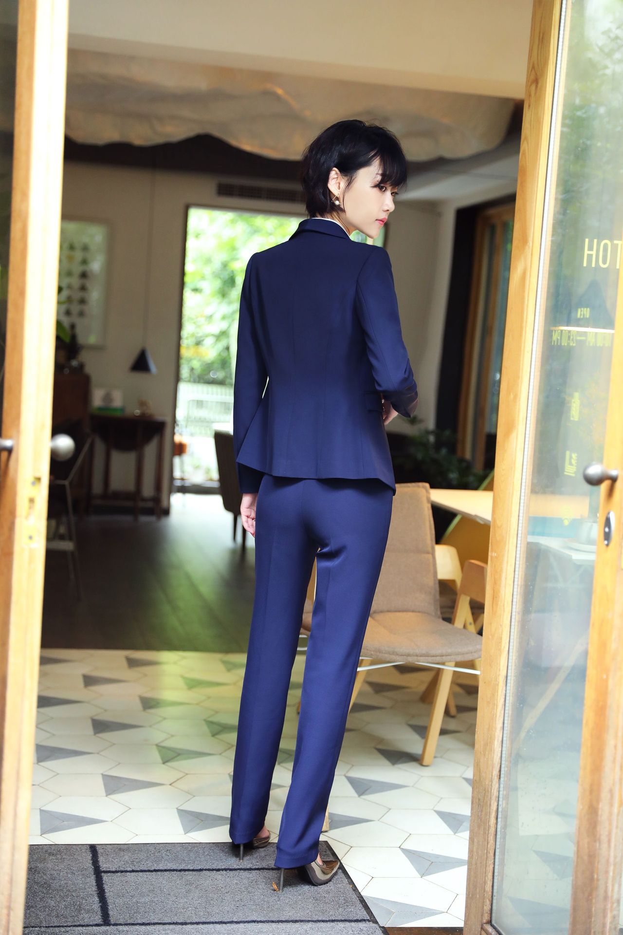 2017新款秋冬时尚女士职业装西裤气质工装裤女式长裤黑色厂家直销