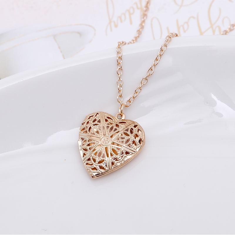 Europe and America Cross Border New Style Necklaces Love Necklace Open Necklace Hollow Female Flower Heart Shaped Photo Box Necklace