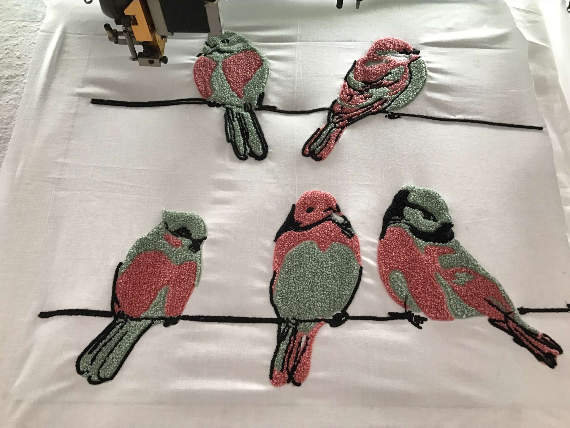 毛巾绣裁片绣花, 毛线绣花加工厂 毛巾绣平绣混合绣,毛巾绣标