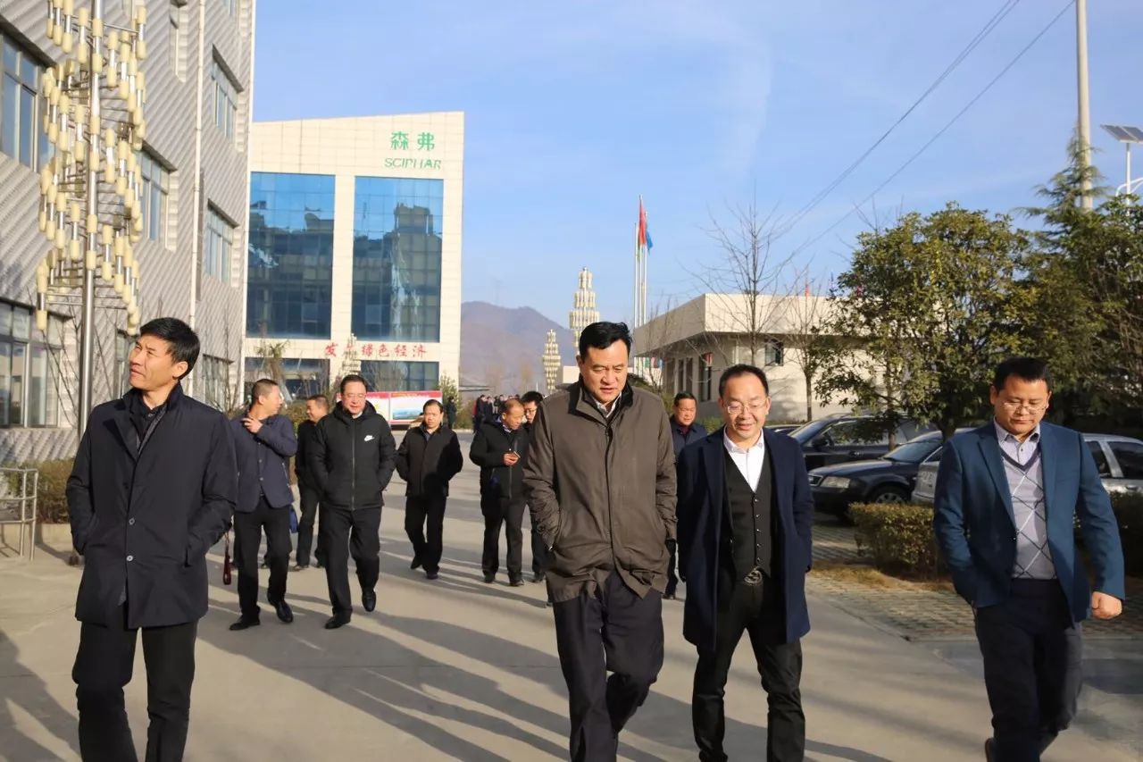 商洛市副市长柳宪军,市政府秘书长刘永康,市委宣传部副部长熊德海,市