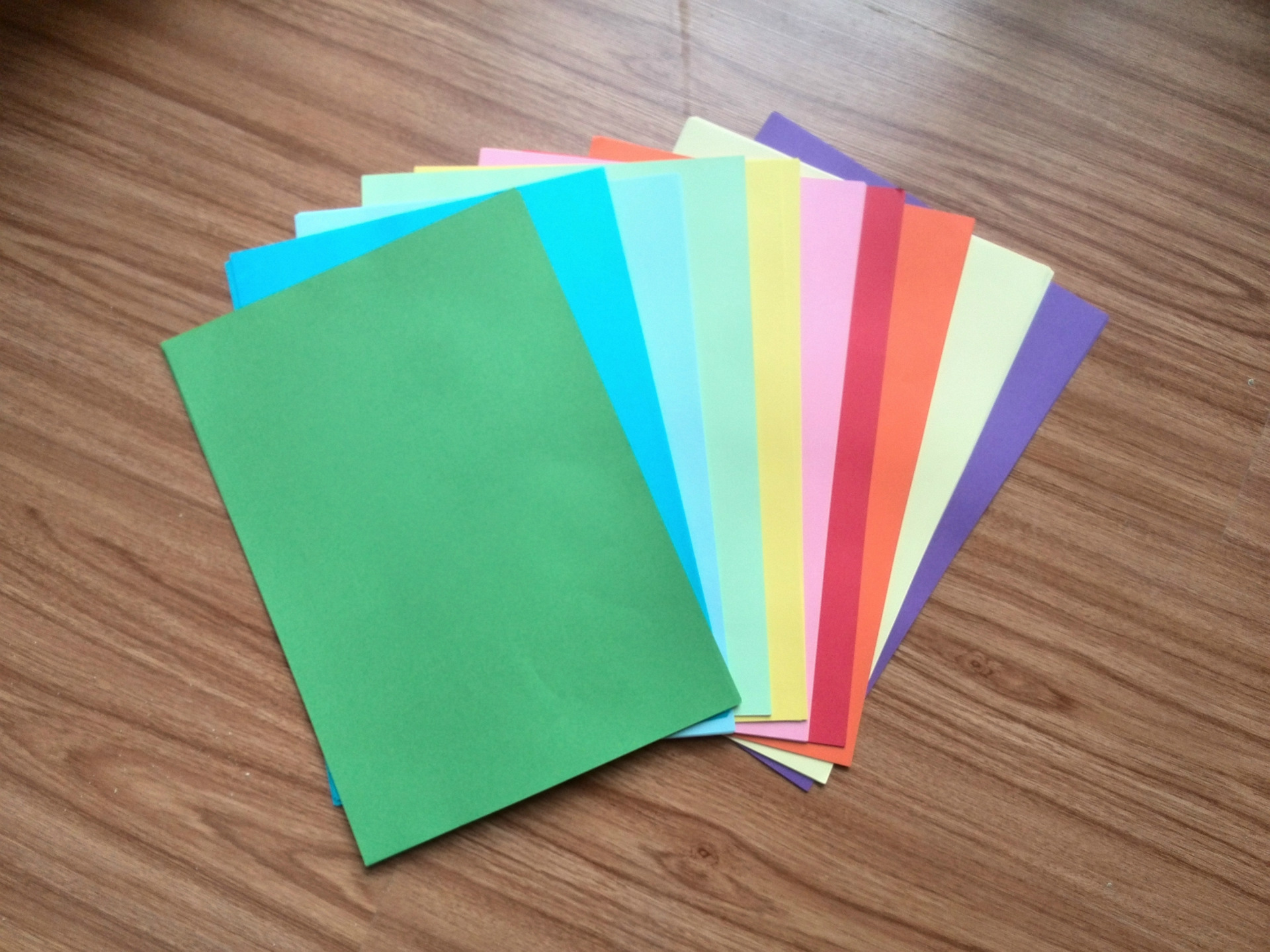 a4彩色复印纸80克美工纸广告宣传纸资料彩纸折纸美工纸一包100张