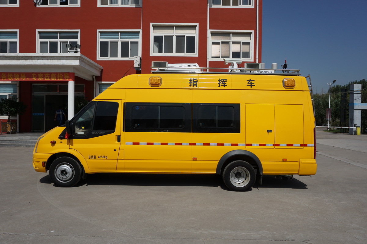 福特全顺v348指挥车