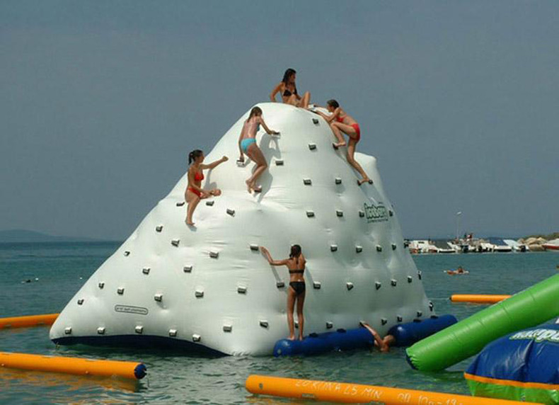 水上攀岩冰山 户外大型水上闯关游乐设备 成人竞技攀岩娱乐厂家