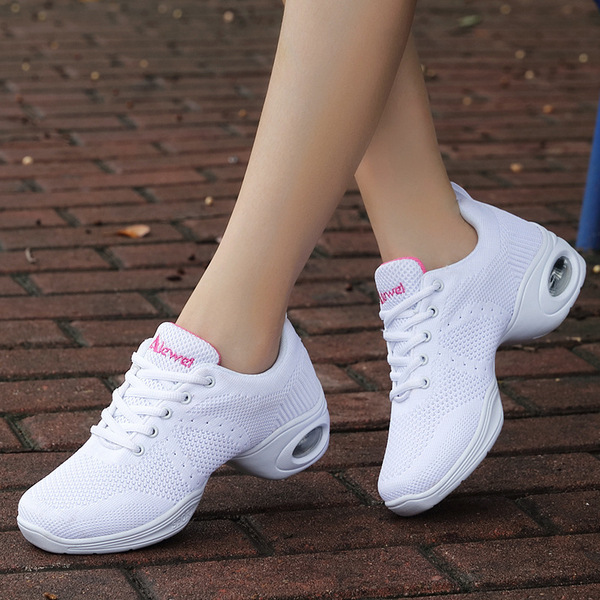 秋季女士网面软底成人广场舞跳舞鞋 白色爵士舞蹈鞋