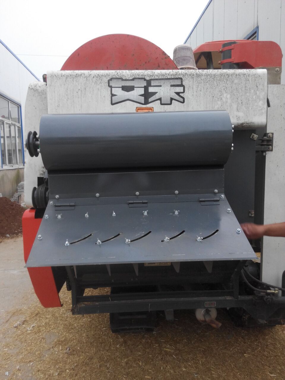 专业供应各种收割机专用秸秆粉碎机,新式抛洒型粉碎机,刀片