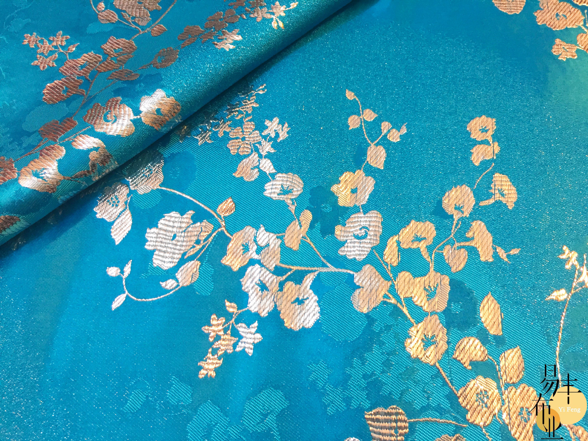 易丰纺织厂家直销金线梅花丝绸织锦缎布料服装旗袍面料唐装旗袍