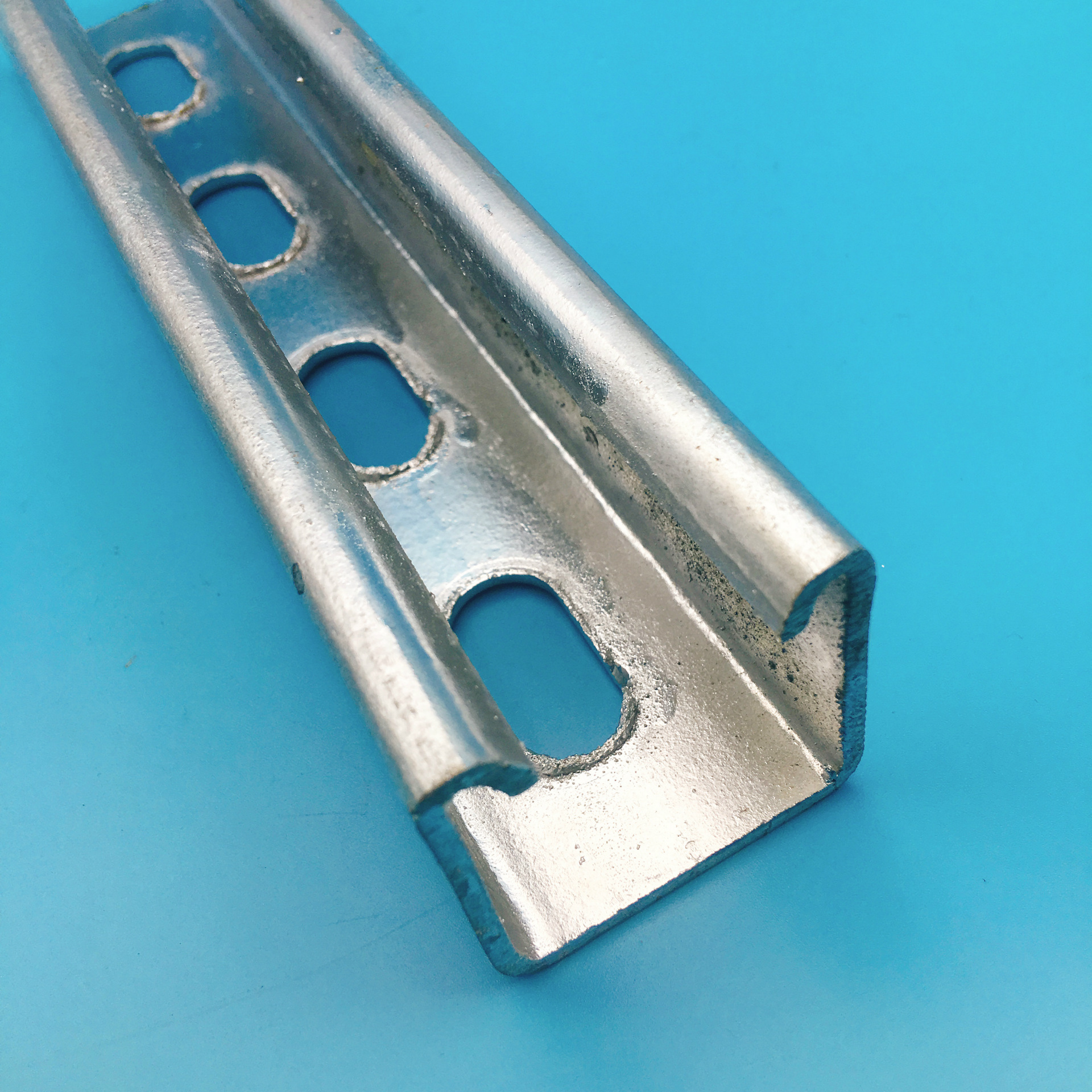 冲孔c型钢 / 热浸锌太阳能c型钢 广州产业带制造