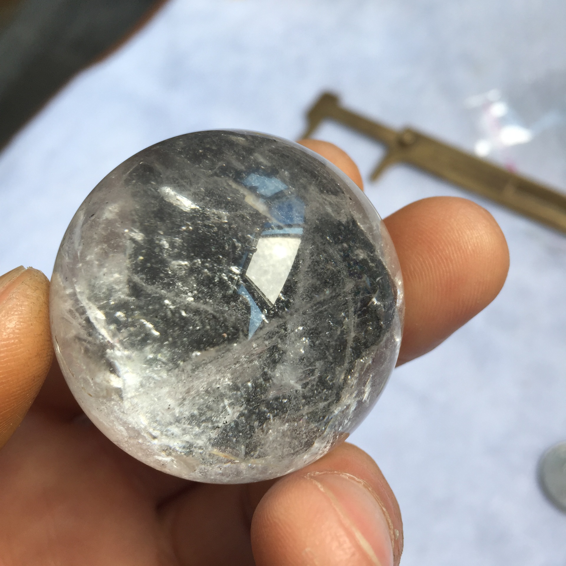 蓝菲水晶 天然水晶球 景球异象带七彩光