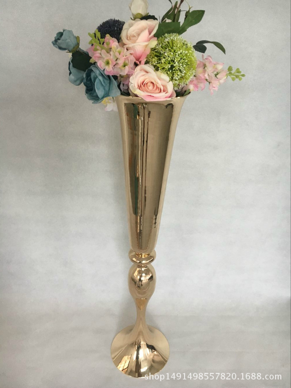 2020新款婚庆道具路引电镀金色喇叭t台路引婚礼主桌花瓶装饰摆件