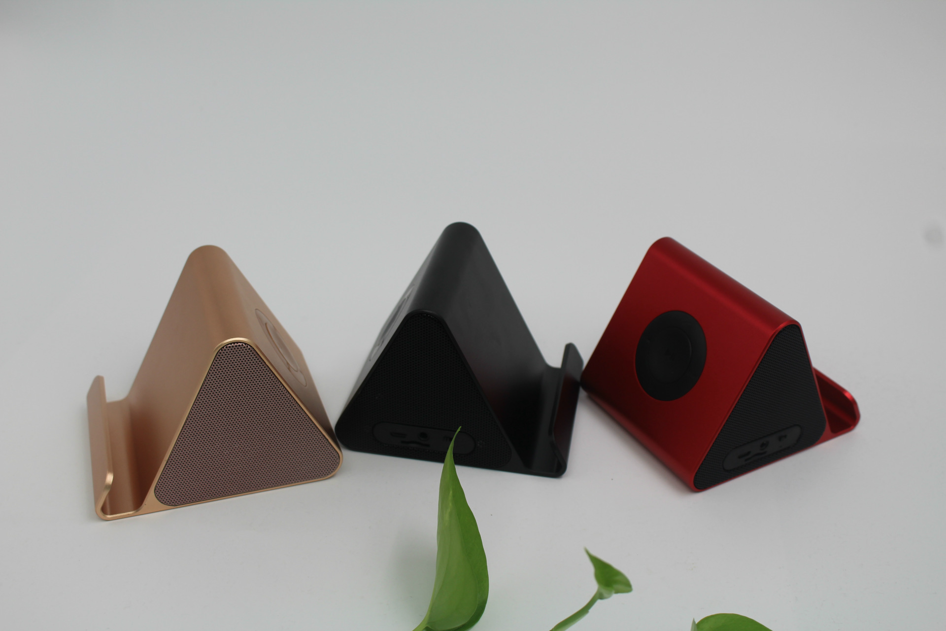 2017铝合金蓝牙插卡tf音响三角创意类电子产品