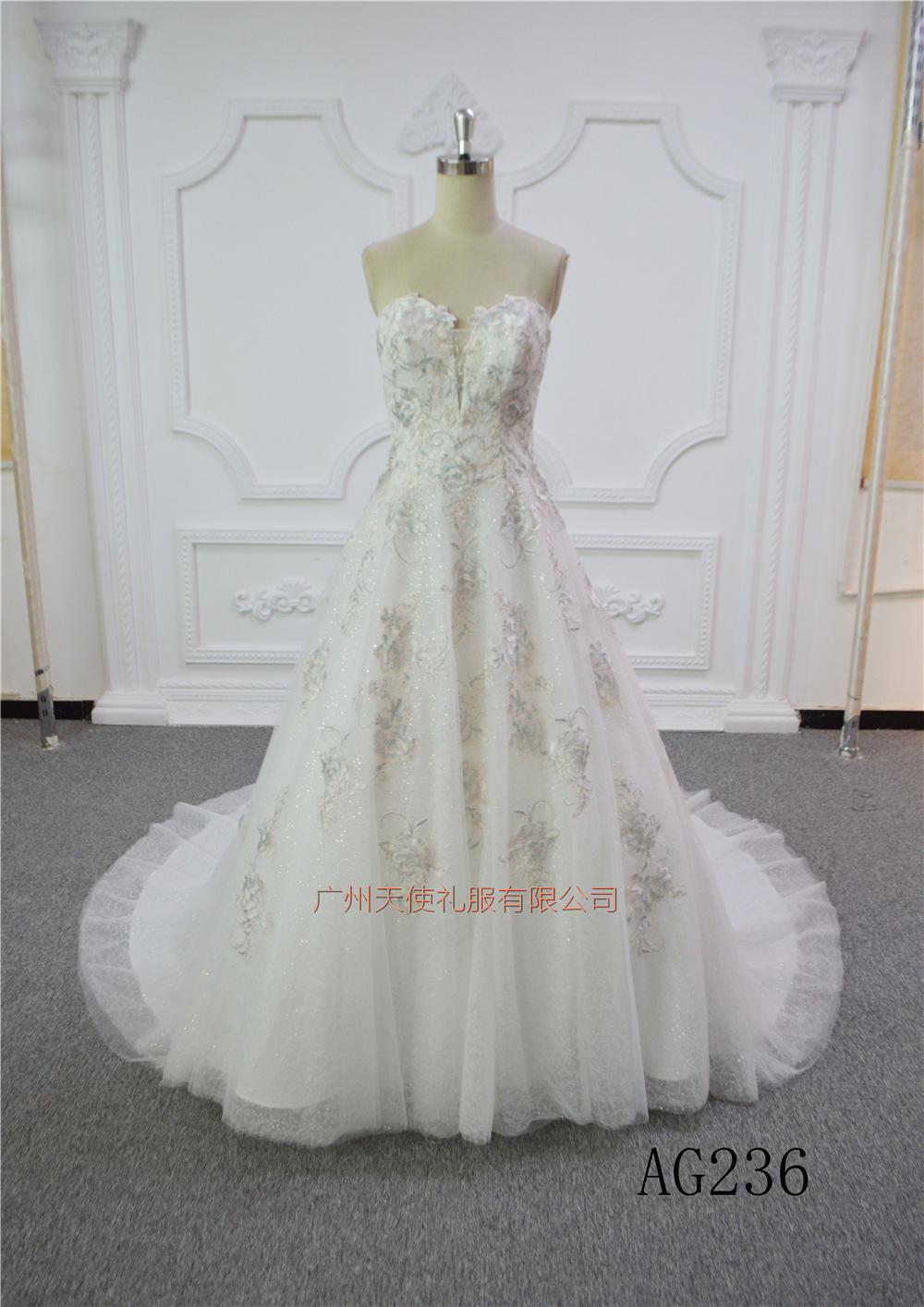 性感抹胸彩色蕾丝心形领婚纱礼服