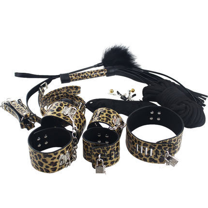 sm捆绑式绳手铐皮革鞭子乳夹另类玩道工具成人情趣性用品调教套装