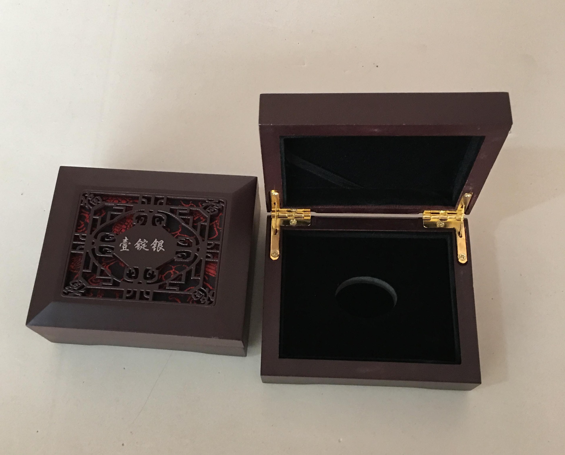 厂家定制一锭银元宝盒 金银币木盒 通用徽章盒 木质礼品盒