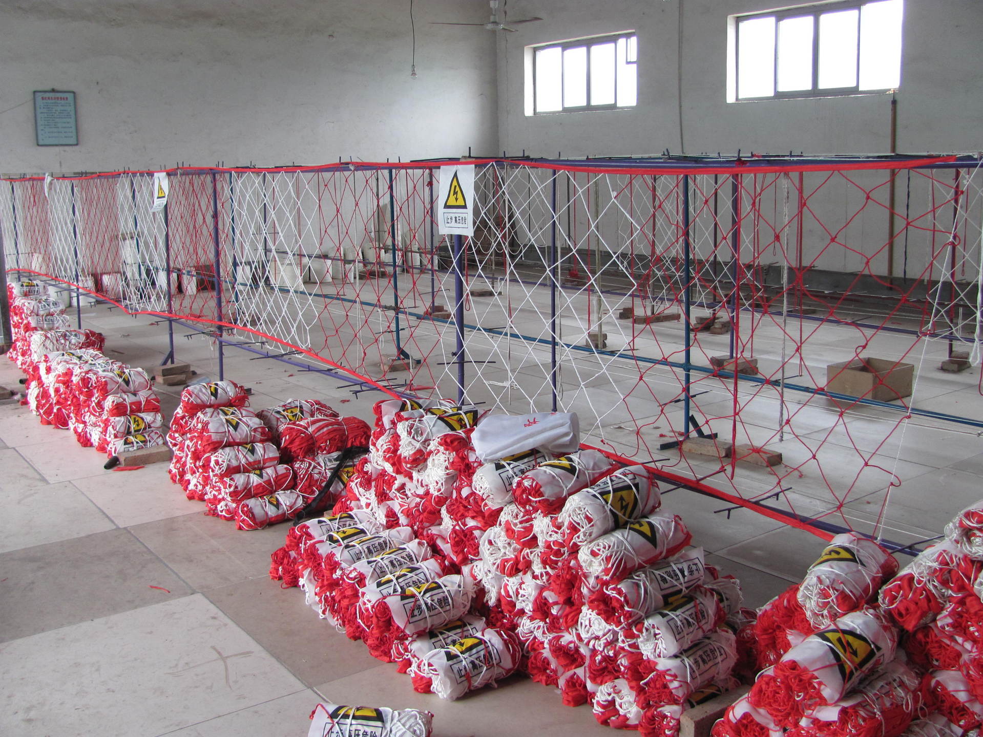 涤纶电力安全围网ww1-1*10米红白相间安全围栏网防雨防晒