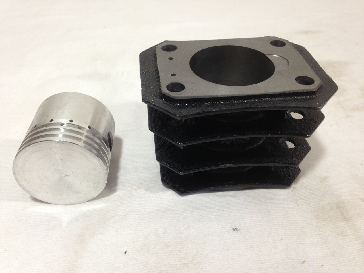 战豹牌喷漆专用空压机气缸/活塞 115051号 0.965kg15029号0.125kg