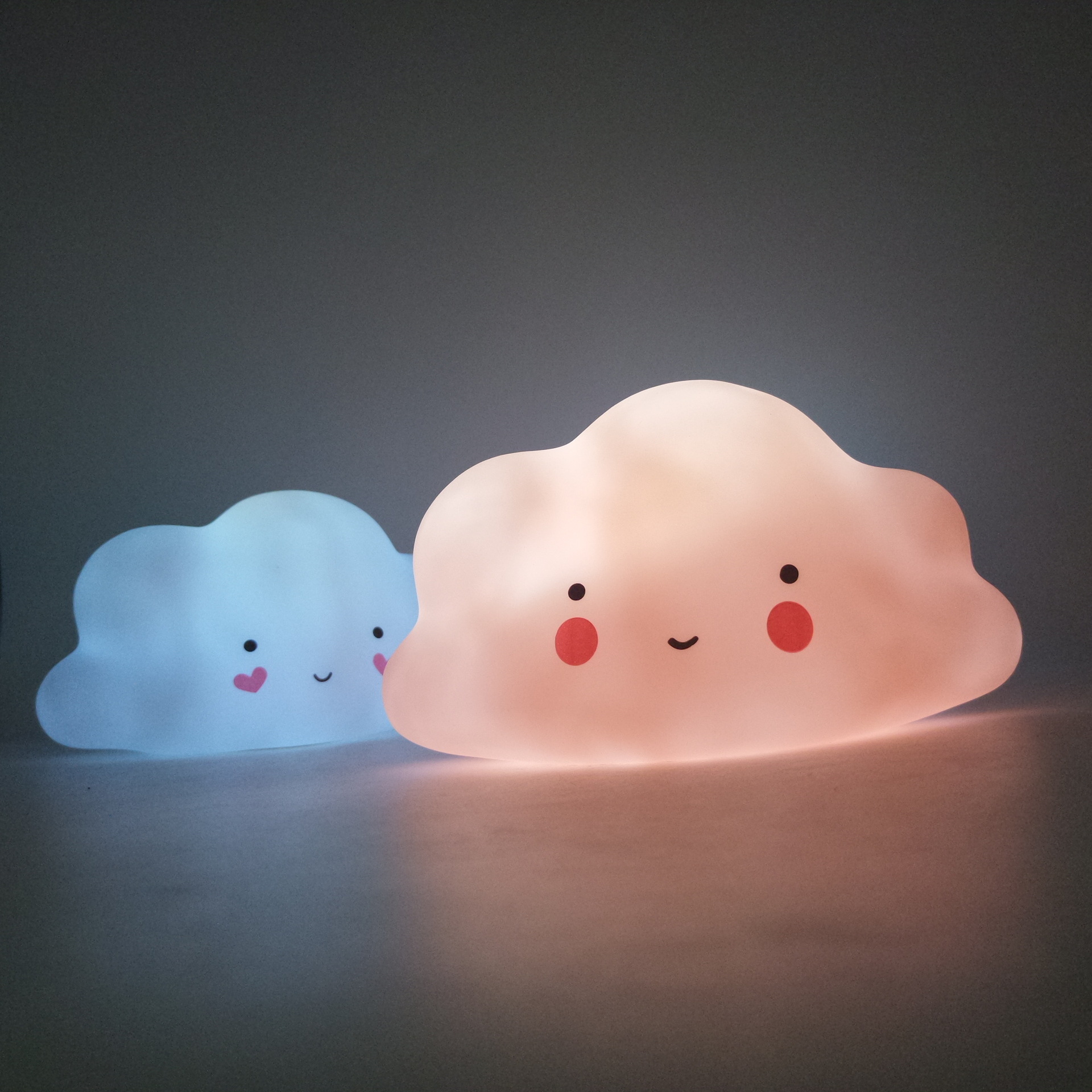 云朵小夜灯 搪胶聚会装饰灯led云朵小夜灯 搪胶伴睡卧室床头led灯