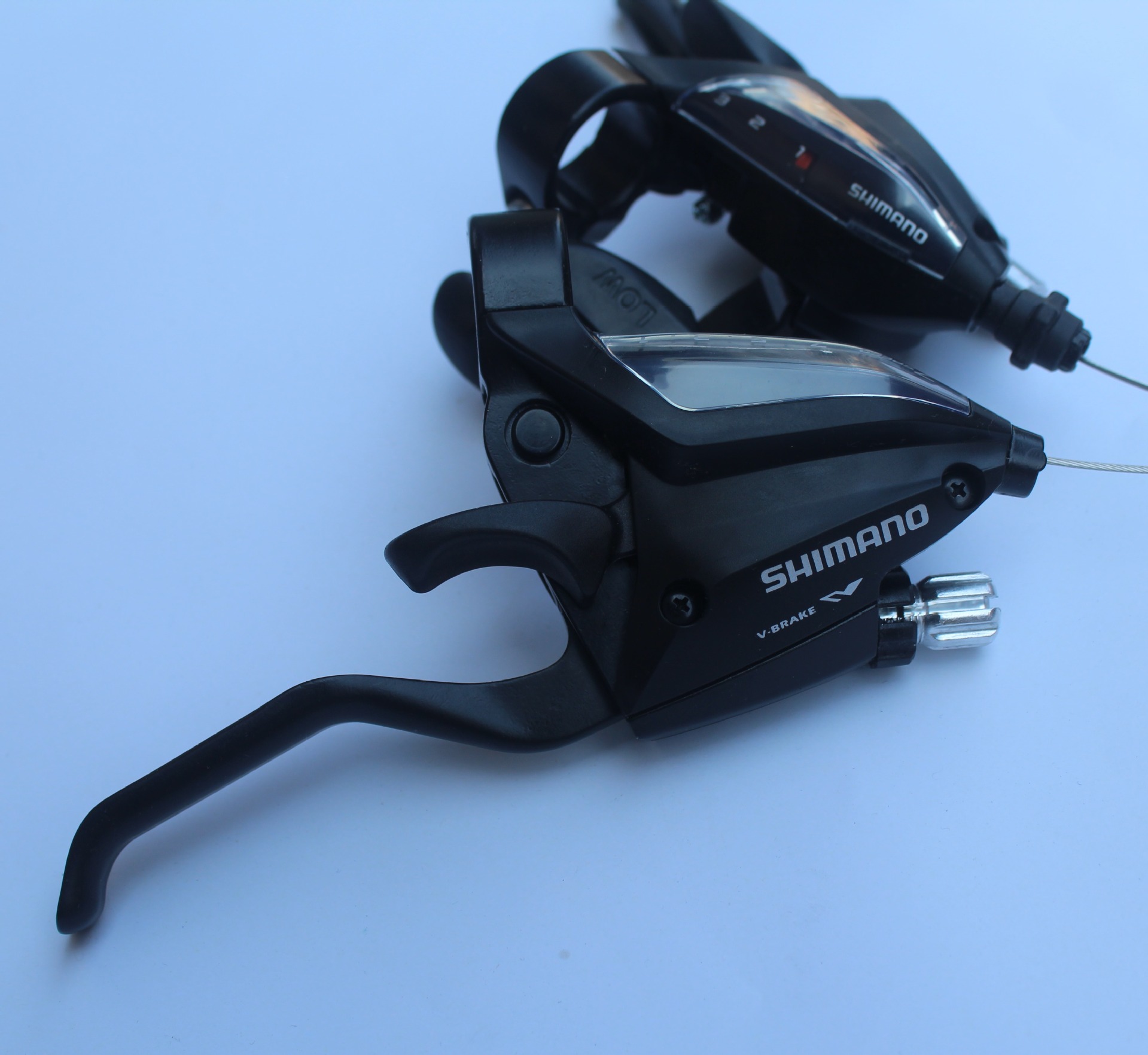 37kg一对 说 明: 适合前3档 后7速变速系统 最新款式禧玛诺7速/21速ef