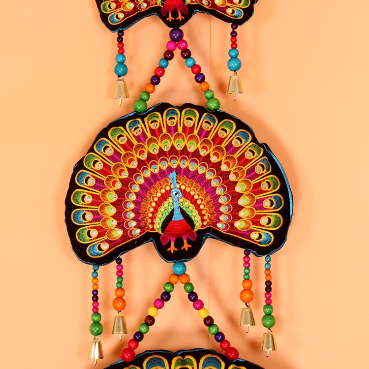 创意民族风刺绣挂件客厅墙壁孔雀挂画装饰墙上春节喜庆家居红壁挂