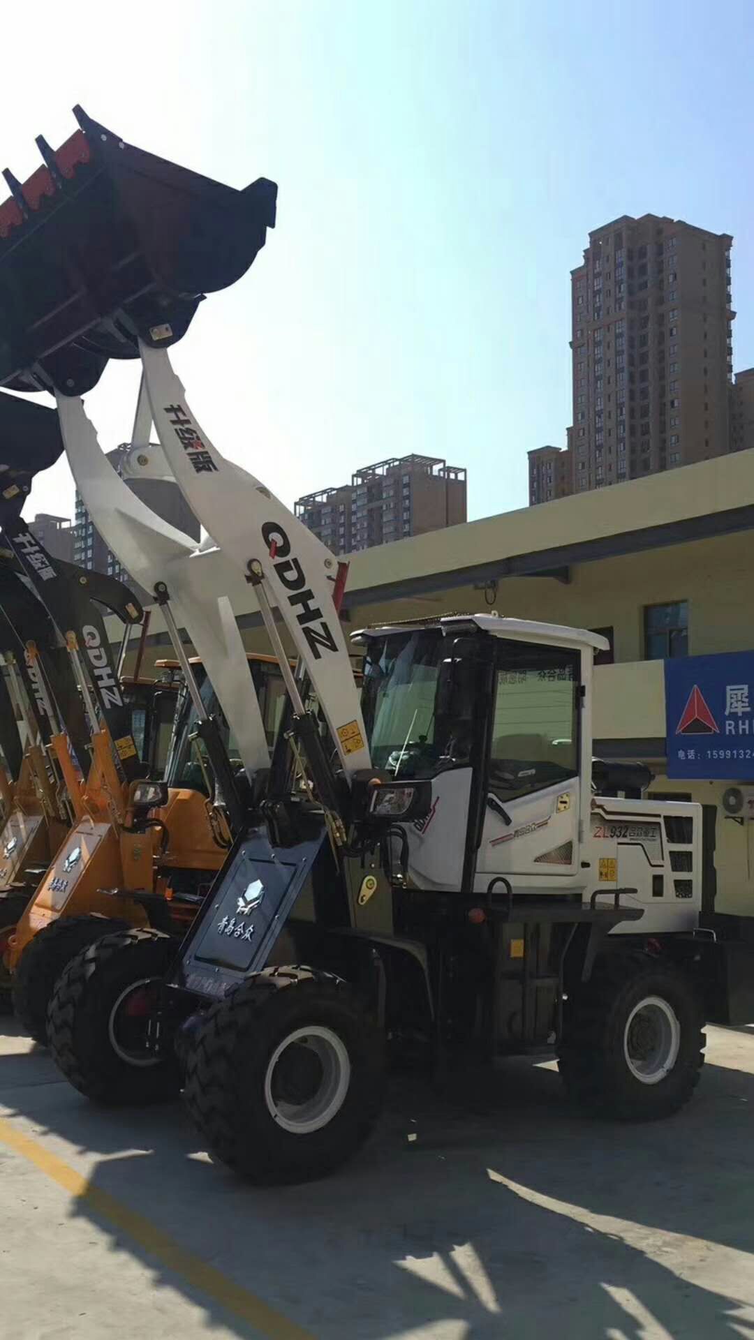 厂家直销青岛合众装载机抓木机夹木机夹草机包夹机多功能型铲车