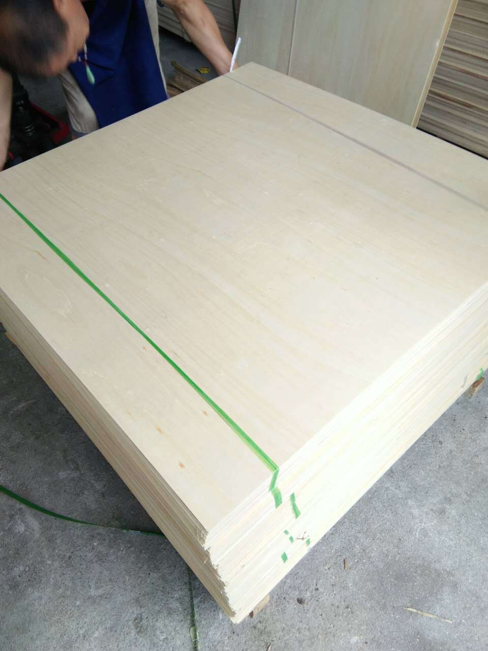1mm超薄椴木夹板双层 整张面皮不透光足厚不脱胶 现货供应