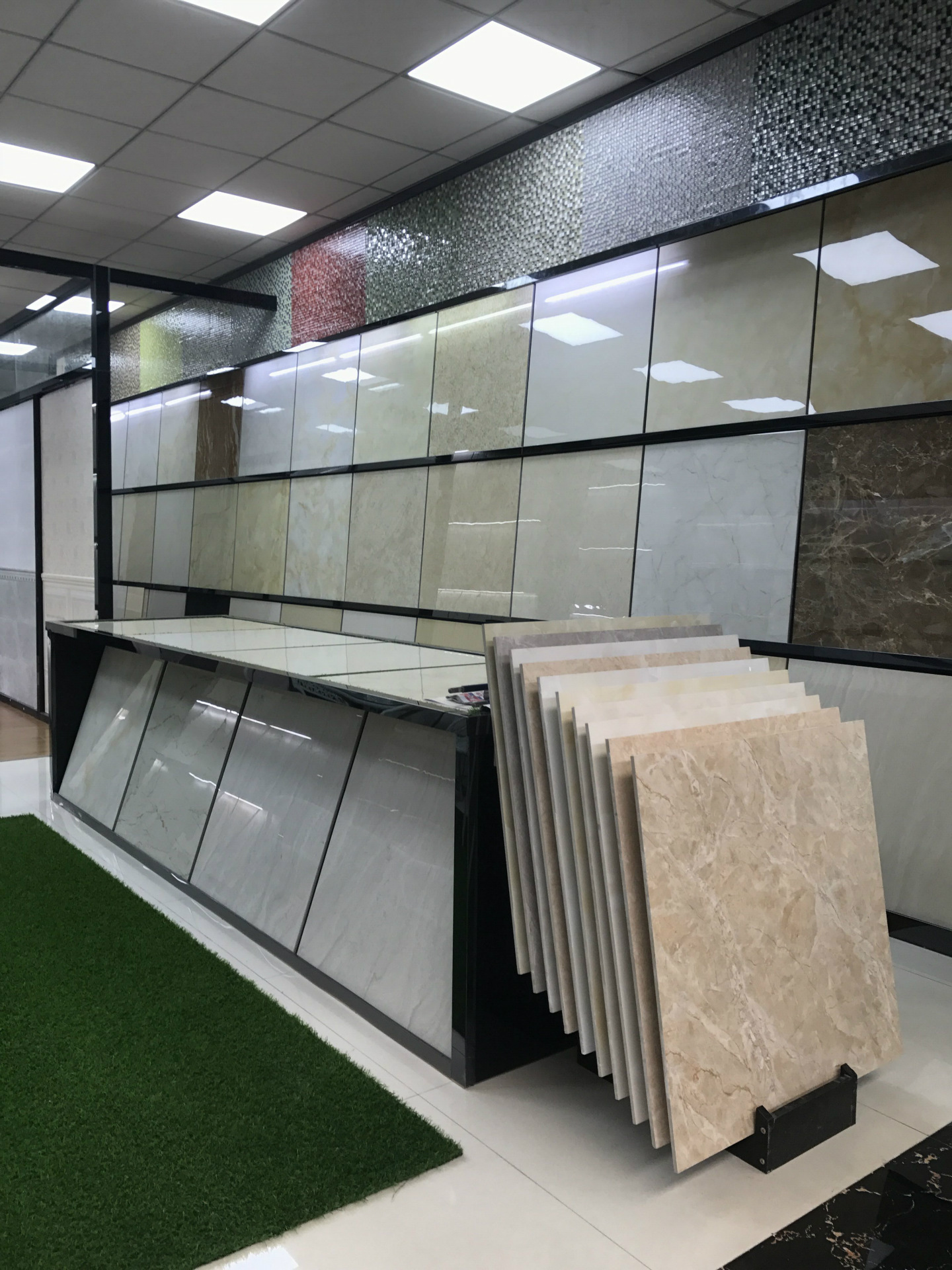 佛山厂家直供瓷质金属釉面砖 防滑砖 餐厅酒店商场地面砖