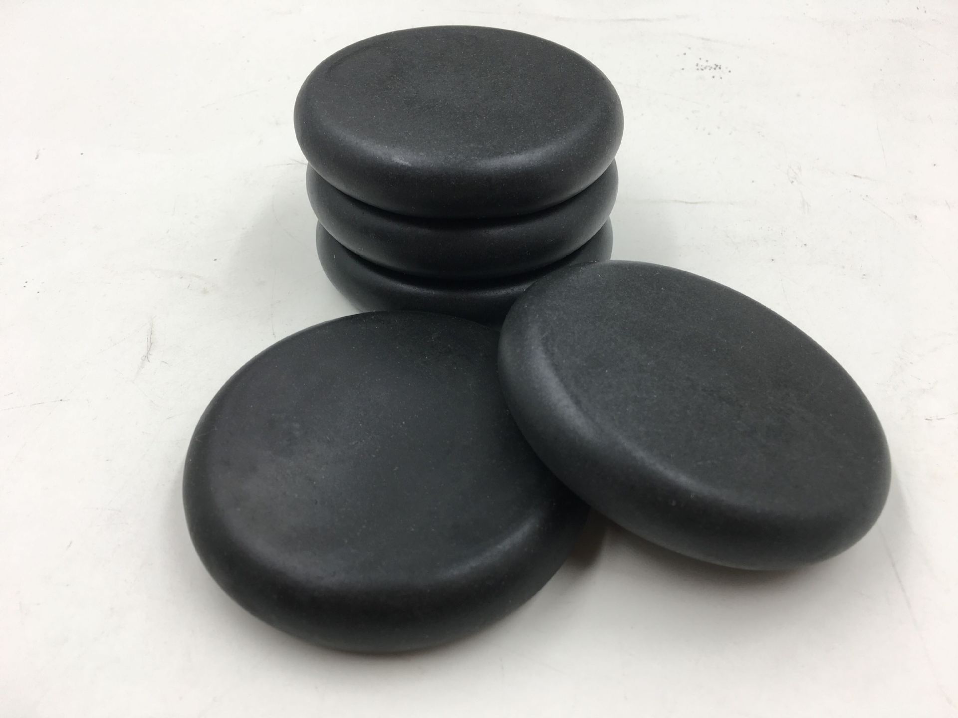 【品名】spa天然火山能量石(大号圆石)   【规格】约长8cm*宽约8cm*厚