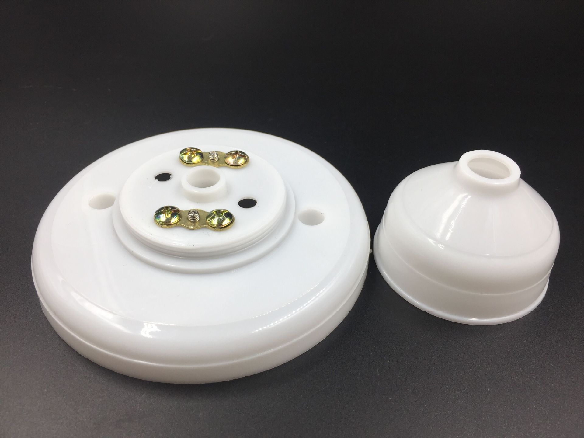 厂家直销 100mm圆形塑料吊线盒 可装86线盒 平灯座盒 工程用