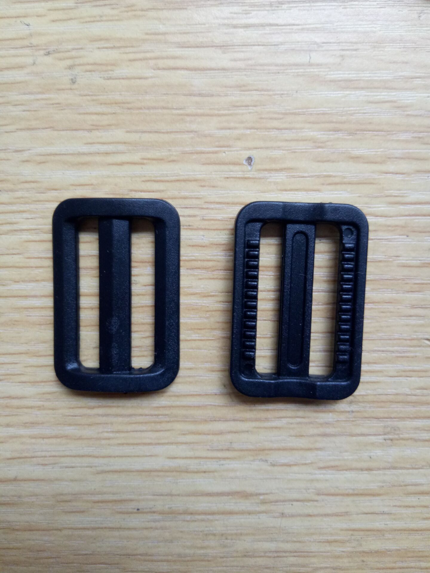 厂家直销4cm帆布带用塑料日字形调节扣