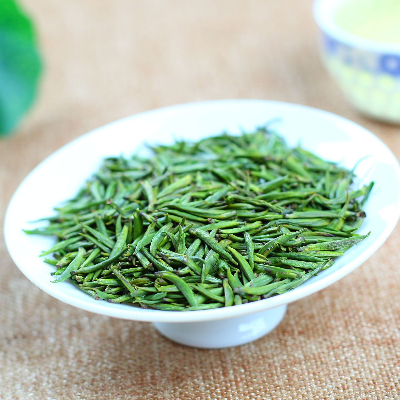 今年新峨眉山云雾绿茶单芽手工精选早春嫩芽雀舌御品竹芽散装称重